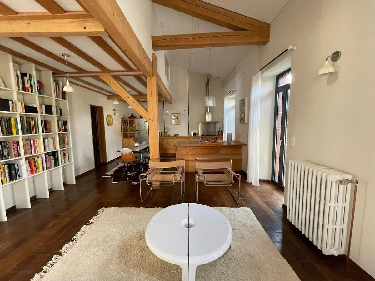 La Maison Vigne Крест